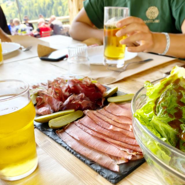 plateau-charcuterie.jpg